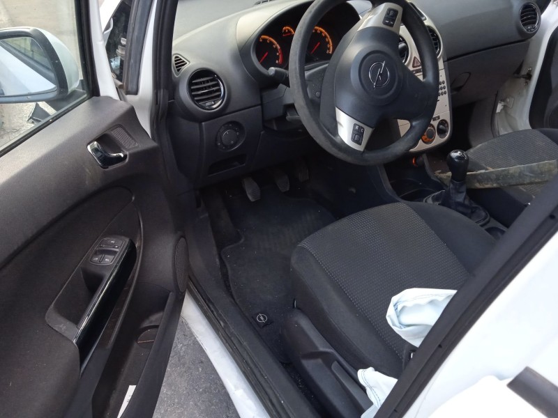 opel corsa d (s07) del año 2009