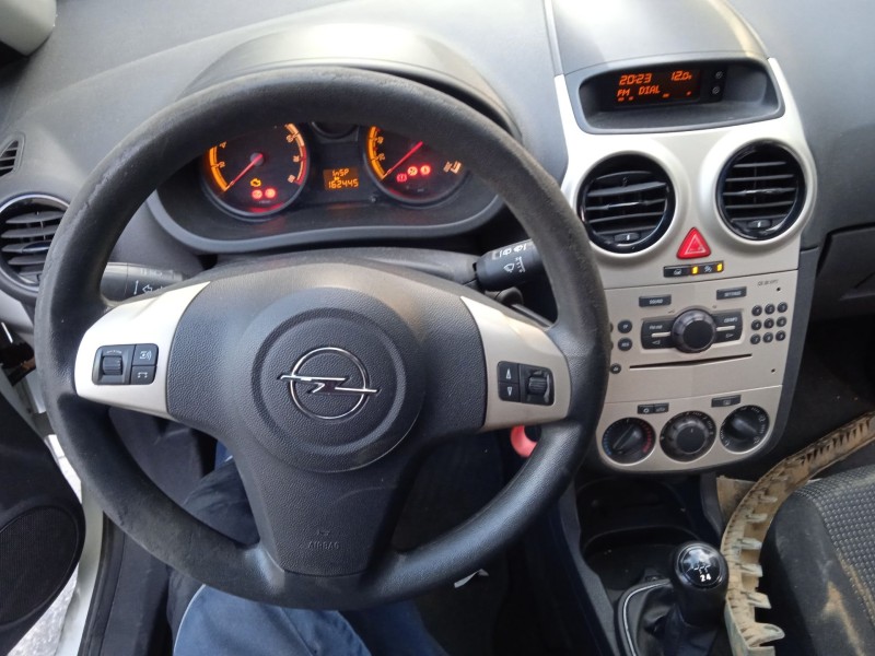 opel corsa d (s07) del año 2009