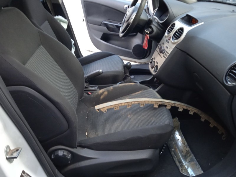 opel corsa d (s07) del año 2009