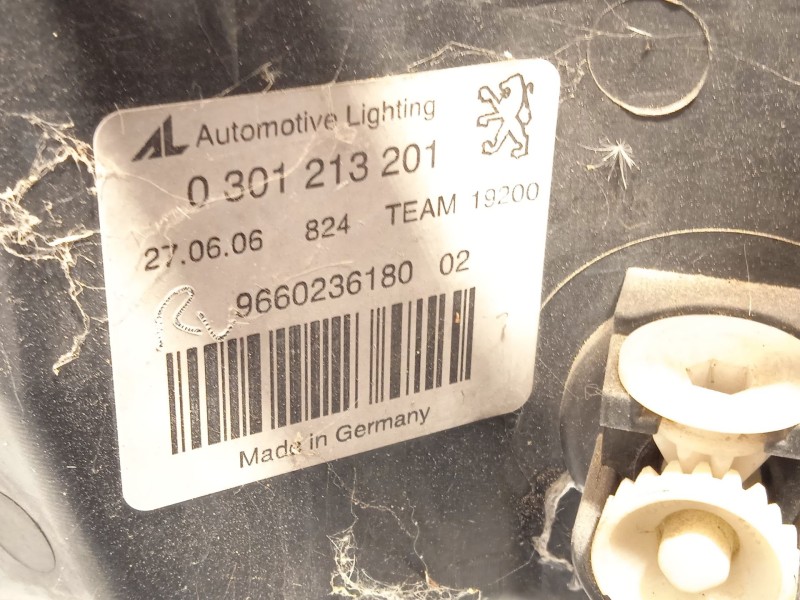 Recambio de faro izquierdo para peugeot 407 sw (6e_, 6d_) 2.0 16v referencia OEM IAM 9660236180 620890 0301213201