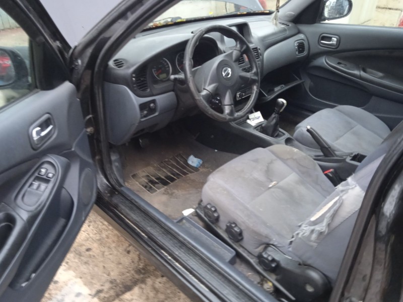 nissan almera ii hatchback (n16) del año 2004