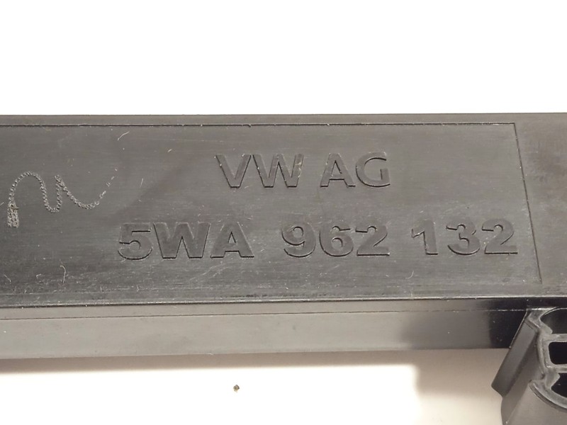 Recambio de antena para cupra formentor (km7, kmp) 1.4 e-hybrid referencia OEM IAM 5WA962132  