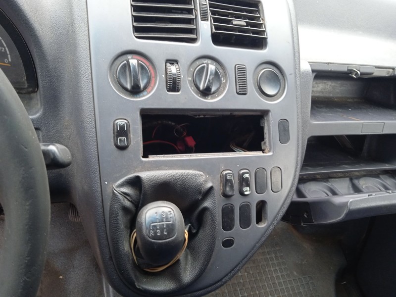 mercedes-benz vito furgoneta (w638) del año 2001