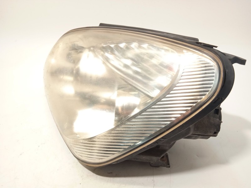 Recambio de faro izquierdo para kia carens iii monospace (un) 2.0 crdi 140 referencia OEM IAM 921011D020  