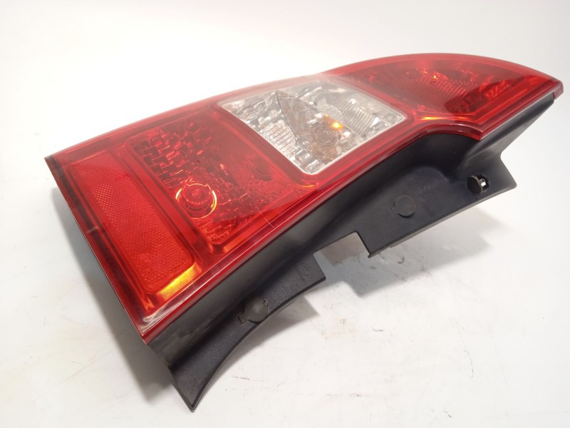 Recambio de piloto trasero izquierdo para kia carens iii monospace (un) 2.0 crdi 140 referencia OEM IAM 924011D011  