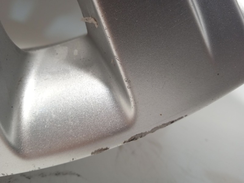 Recambio de llanta para kia cee´d (jd) 1.6 crdi 110 referencia OEM IAM 52910A2220  