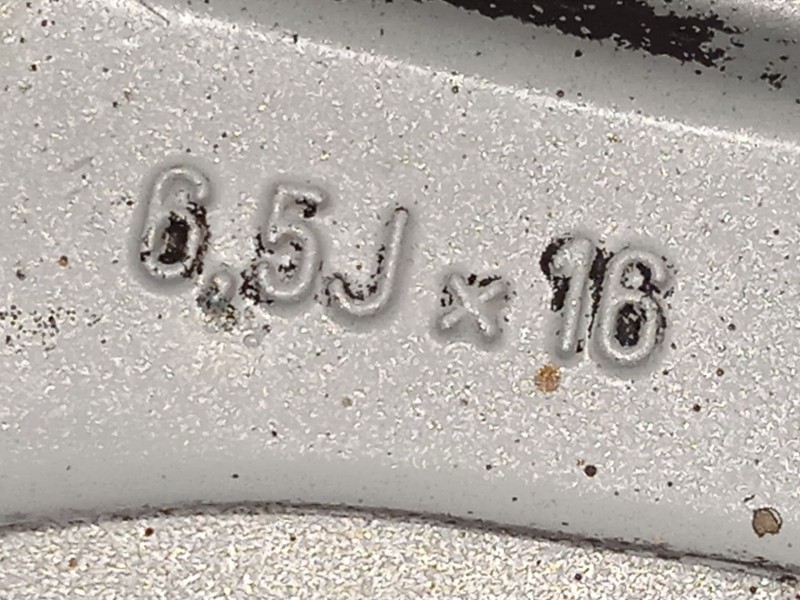 Recambio de llanta para kia cee´d (jd) 1.6 crdi 110 referencia OEM IAM 52910A2220  