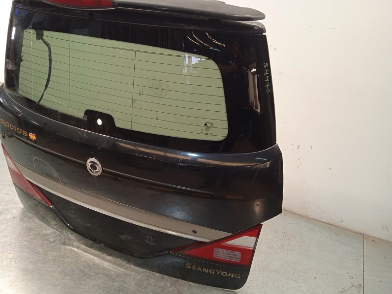 Recambio de porton trasero para ssangyong rodius i 2.7 xdi referencia OEM IAM 6401121101  