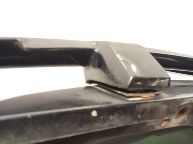 Recambio de porton trasero para ssangyong rodius i 2.7 xdi referencia OEM IAM 6401121101  