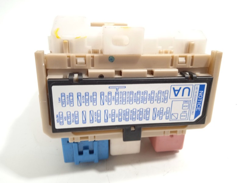 Recambio de caja reles / fusibles para toyota auris (_e15_) 1.6 (zre151_) referencia OEM IAM 8273002J71  