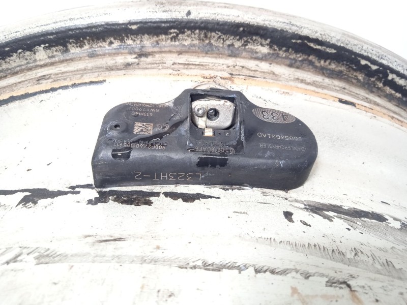 Recambio de llanta para chrysler 300c (lx, le) 3.0 crd referencia OEM IAM 1DP35TRMAA K0UQ72PAKAA UQ72PAKAA