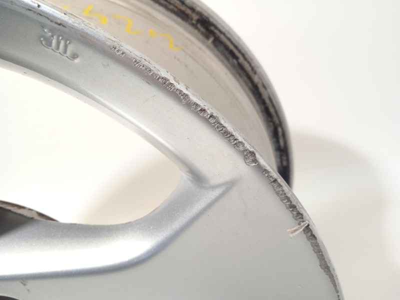 Recambio de llanta para toyota auris (_e15_) 1.8 hybrid (zwe150_) referencia OEM IAM 4261102D90  