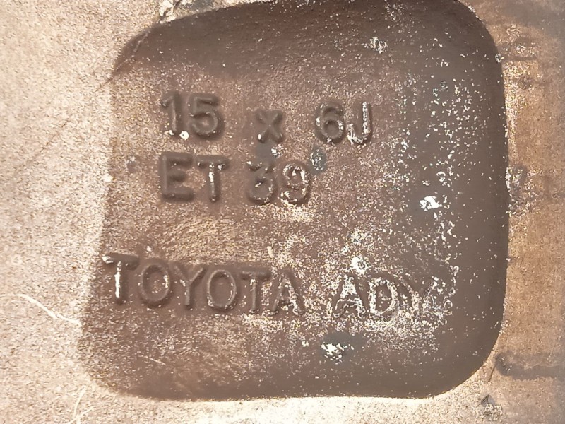 Recambio de llanta para toyota auris (_e15_) 1.8 hybrid (zwe150_) referencia OEM IAM 4261102D90  