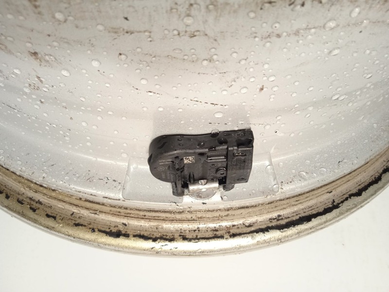 Recambio de llanta para land rover discovery sport 2.0 td4 cat referencia OEM IAM FK721007AB LR073512 