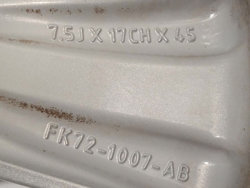 Recambio de llanta para land rover discovery sport 2.0 td4 cat referencia OEM IAM FK721007AB LR073512 