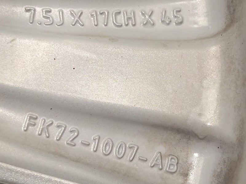 Recambio de llanta para land rover discovery sport 2.0 td4 cat referencia OEM IAM FK721007AB LR073512 