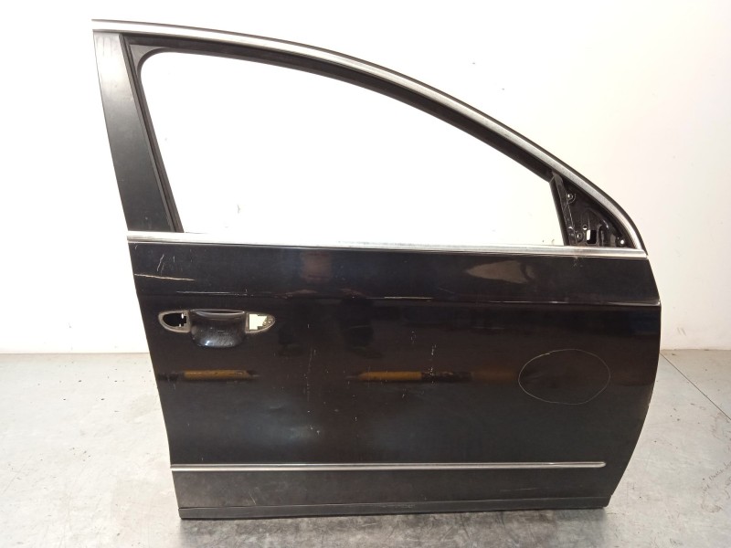 Recambio de puerta delantera derecha para volkswagen passat b6 (3c2) 2.0 tdi 16v referencia OEM IAM 3C4831056J  