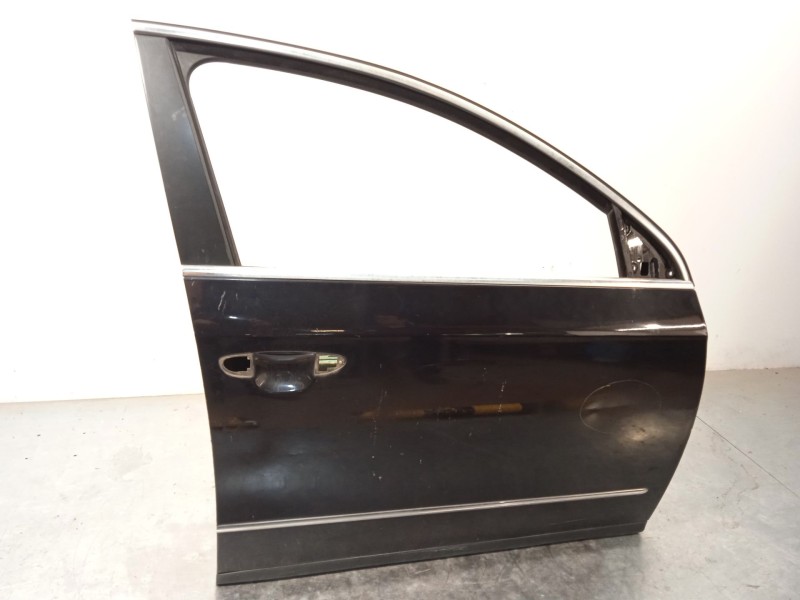 Recambio de puerta delantera derecha para volkswagen passat b6 (3c2) 2.0 tdi 16v referencia OEM IAM 3C4831056J  