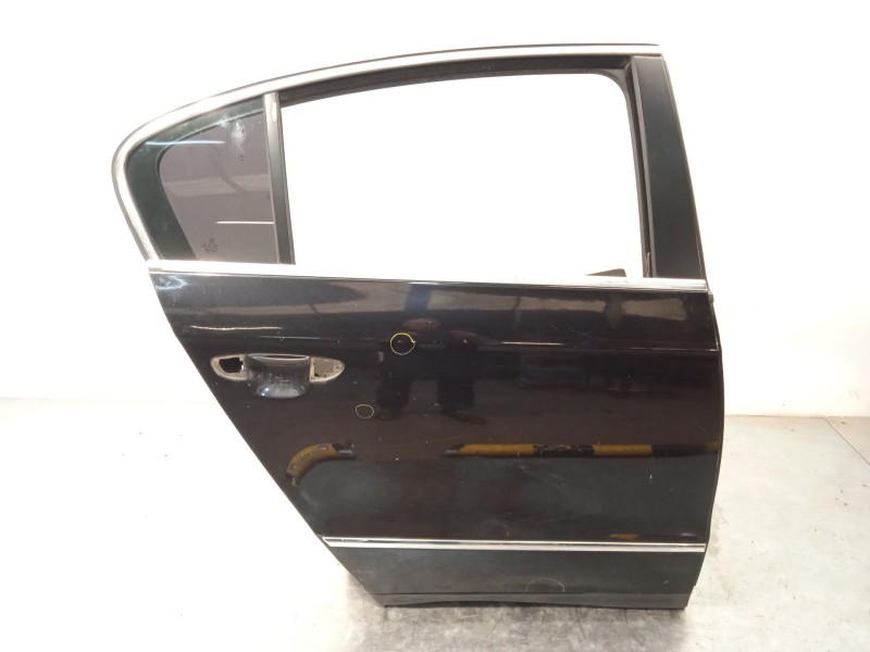 Recambio de puerta trasera derecha para volkswagen passat b6 (3c2) 2.0 tdi 16v referencia OEM IAM 3C5833056H  