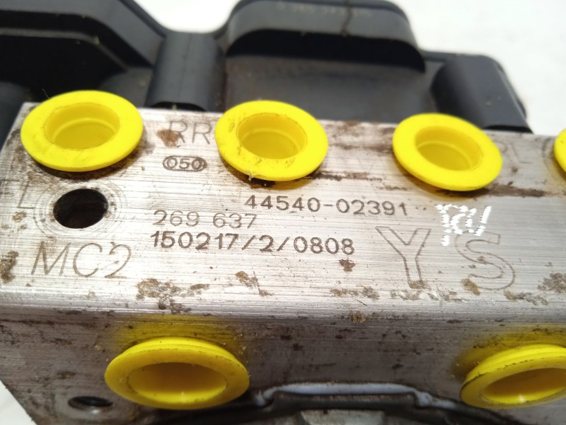 Recambio de abs para toyota auris active referencia OEM IAM 4454002391 2265106455 269637