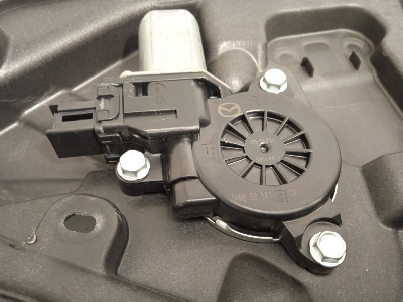 Recambio de elevalunas delantero derecho para mazda 3 (bm, bn) 2.2 d referencia OEM IAM BHS25897XA  