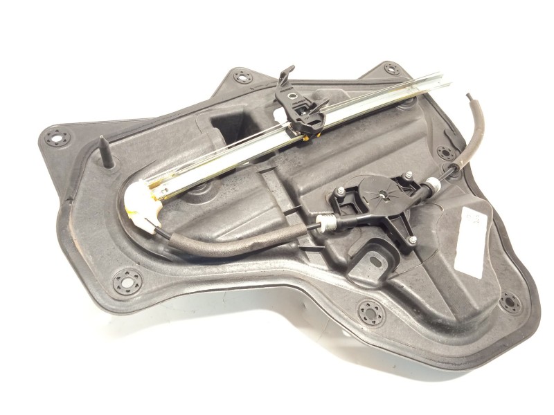 Recambio de elevalunas trasero derecho para mazda 3 (bm, bn) 2.2 d referencia OEM IAM BHN97297XA  