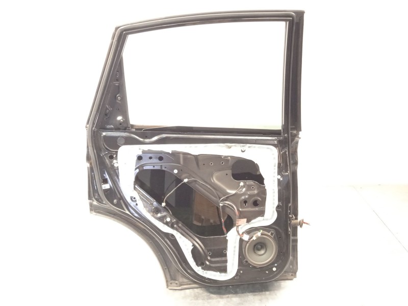 Recambio de puerta trasera izquierda para ssangyong actyon i 2.0 xdi referencia OEM IAM 6301131000  