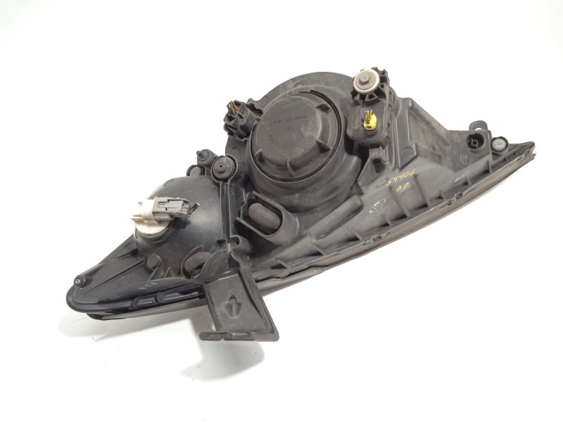 Recambio de faro derecho para ssangyong actyon i 2.0 xdi referencia OEM IAM 8310231302  