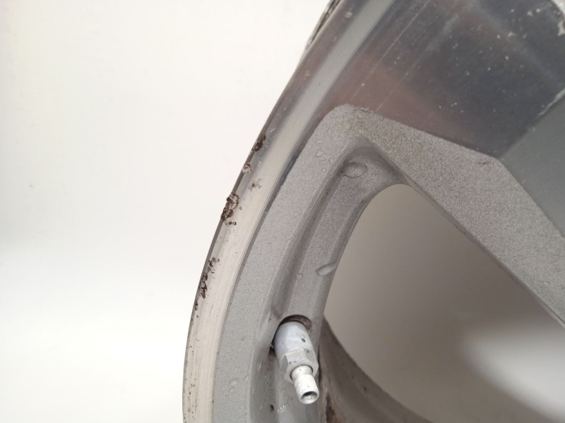 Recambio de llanta para dodge journey 2.0 crd referencia OEM IAM 1CY84TRMAA 1CY85TRMAA 