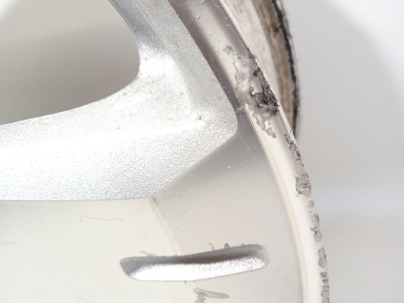 Recambio de llanta para dodge journey 2.0 crd referencia OEM IAM 1CY84TRMAA 1CY85TRMAA 