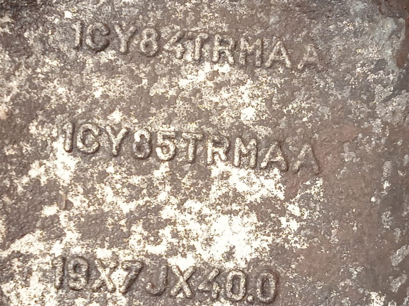 Recambio de llanta para dodge journey 2.0 crd referencia OEM IAM 1CY84TRMAA 1CY85TRMAA 