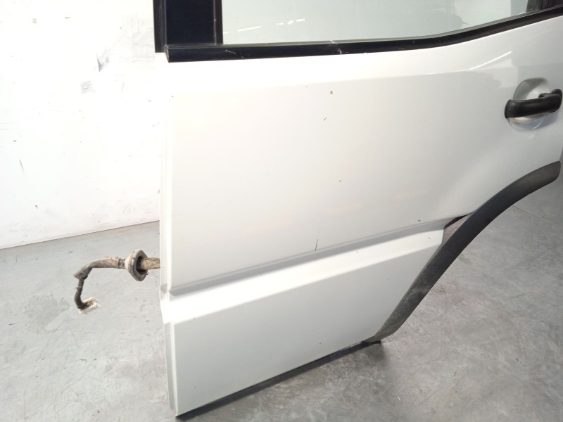 Recambio de puerta trasera izquierda para nissan terrano ii (r20) 2.7 tdi 4wd referencia OEM IAM 821017F630  