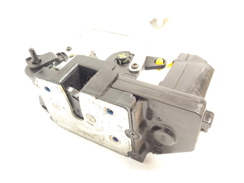 Recambio de cerradura puerta trasera derecha para ssangyong actyon i 2.0 xdi referencia OEM IAM 7132009003  