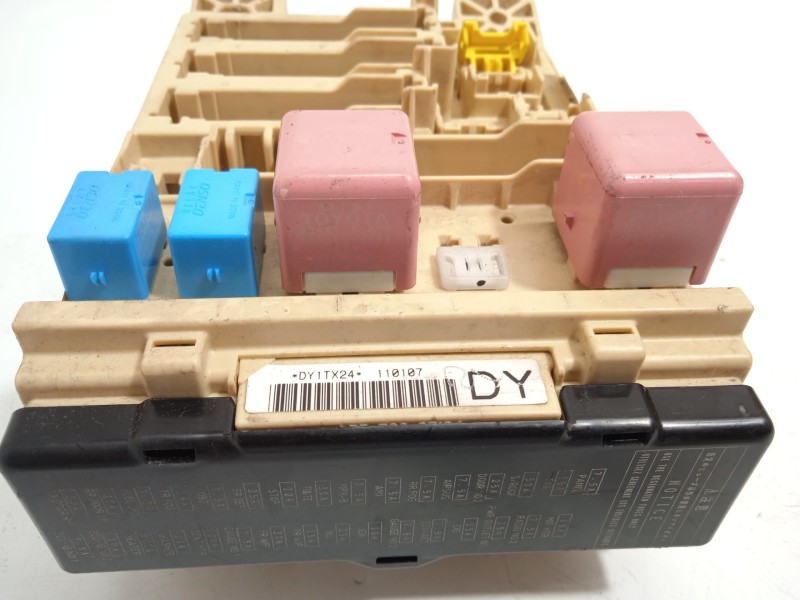 Recambio de caja reles / fusibles para lexus rx (_u3_) 400h (mhu38_) referencia OEM IAM 8273048731  