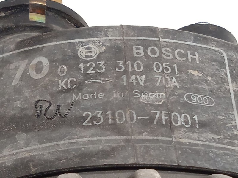 Recambio de alternador para nissan terrano ii (r20) 2.7 tdi 4wd referencia OEM IAM 231007F001  0123310051