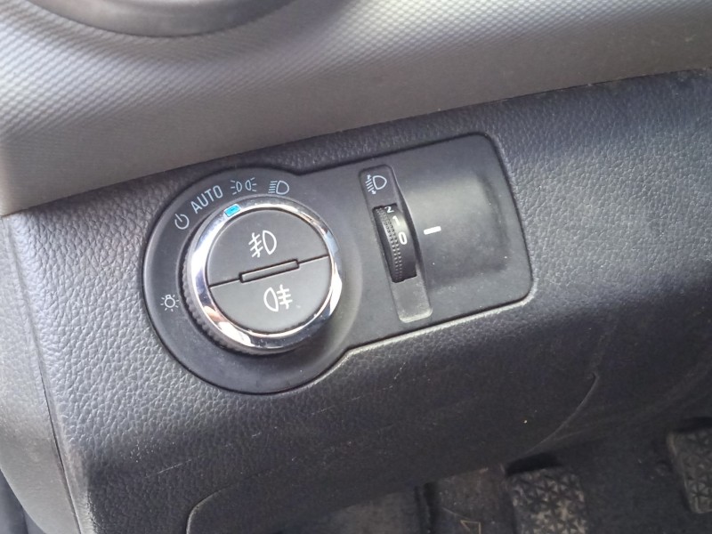 chevrolet aveo hatchback (t300) del año 2011