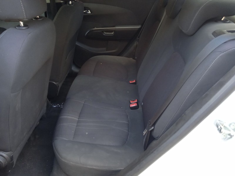 chevrolet aveo hatchback (t300) del año 2011