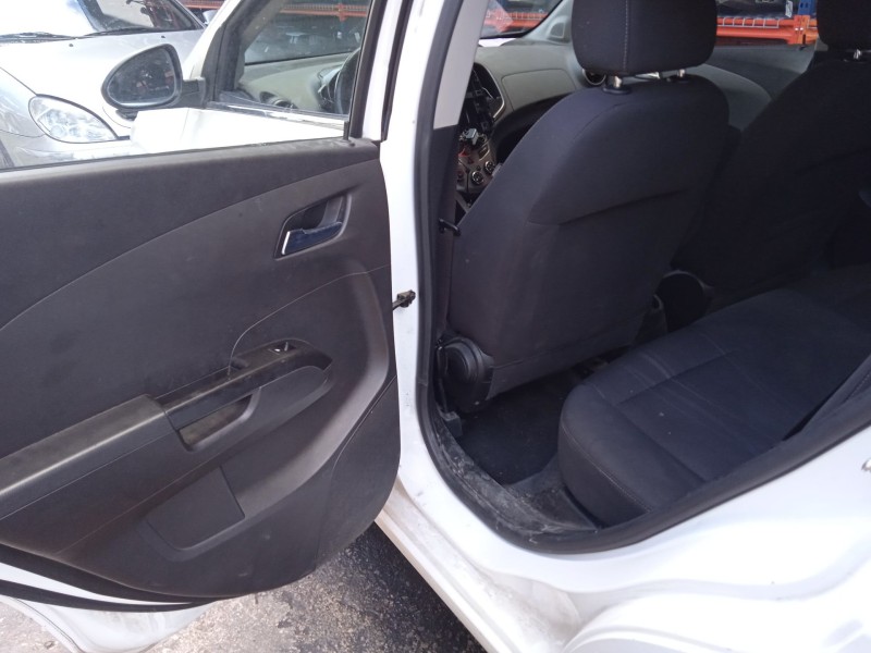 chevrolet aveo hatchback (t300) del año 2011