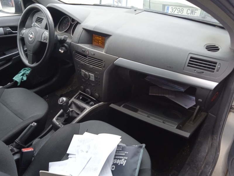 opel astra h gtc (a04) del año 2005