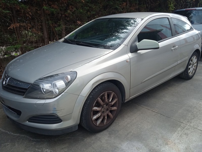 opel astra h gtc (a04) del año 2005