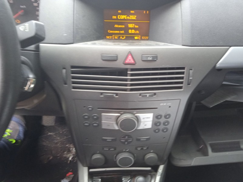 opel astra h gtc (a04) del año 2005