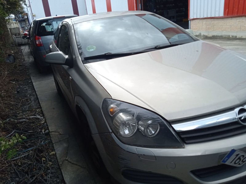 opel astra h gtc (a04) del año 2005