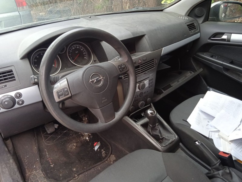 opel astra h gtc (a04) del año 2005