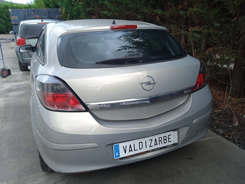 opel astra h gtc (a04) del año 2005