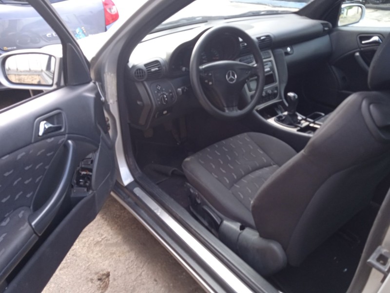 mercedes-benz clase c coupé (cl203) del año 2001