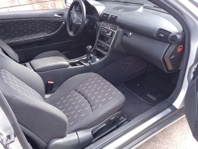 mercedes-benz clase c coupé (cl203) del año 2001