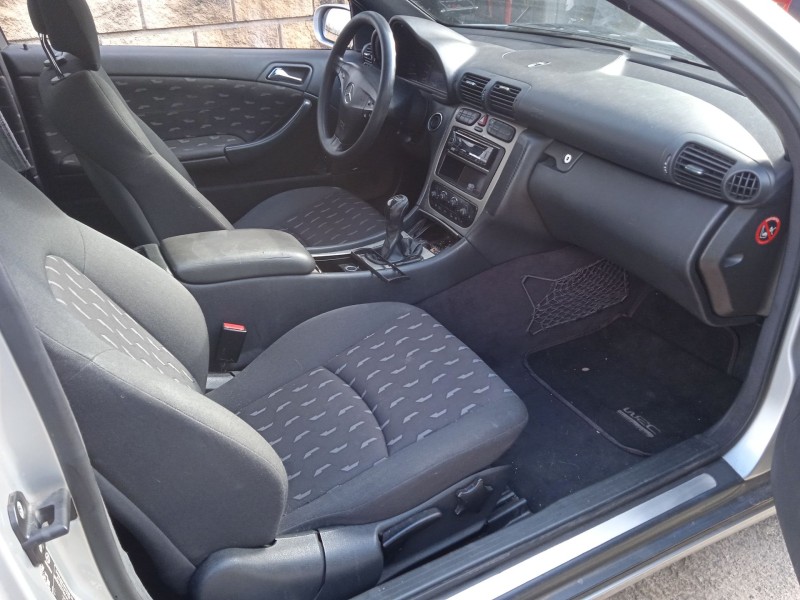 mercedes-benz clase c coupé (cl203) del año 2001