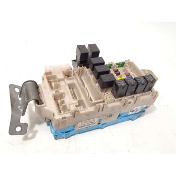 CAJA RELES / FUSIBLES MR587655 