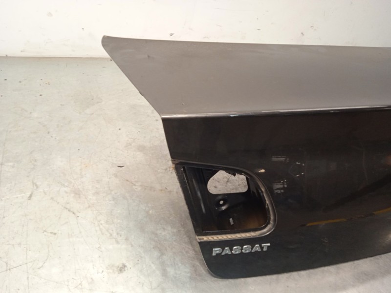 Recambio de tapa maletero para volkswagen passat b6 (3c2) 2.0 tdi referencia OEM IAM 3C5827025H  