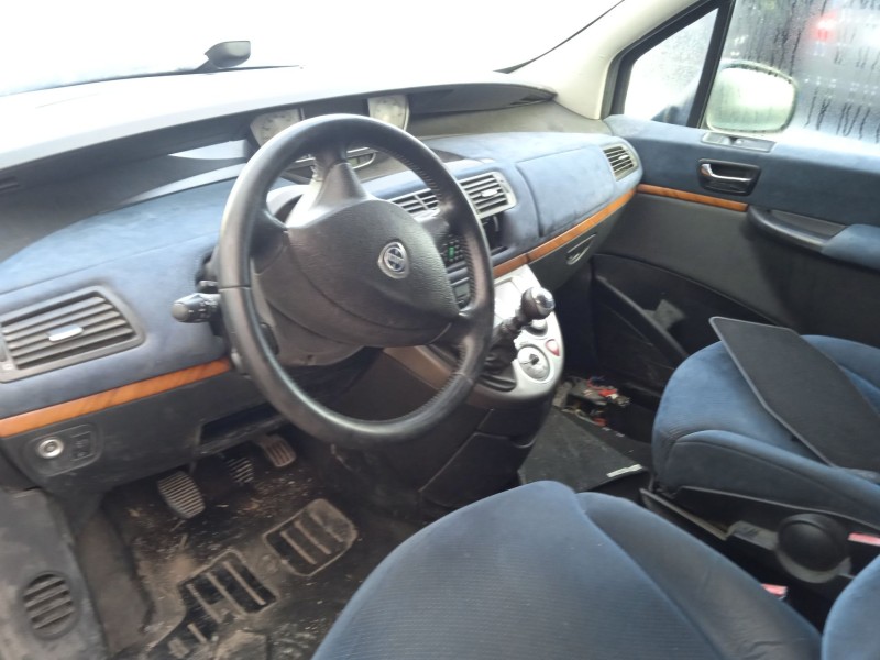 lancia phedra (179_) del año 2010